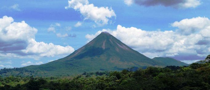 Arenal Volcano, La Fortuna Waterfall & Hot Springs Tour